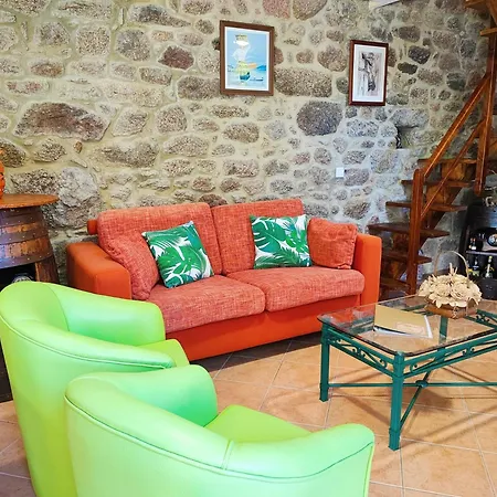 Casa Do Penedo * Каштру-Лаборейру
