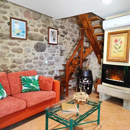 Casa Do Penedo * Каштру-Лаборейру
