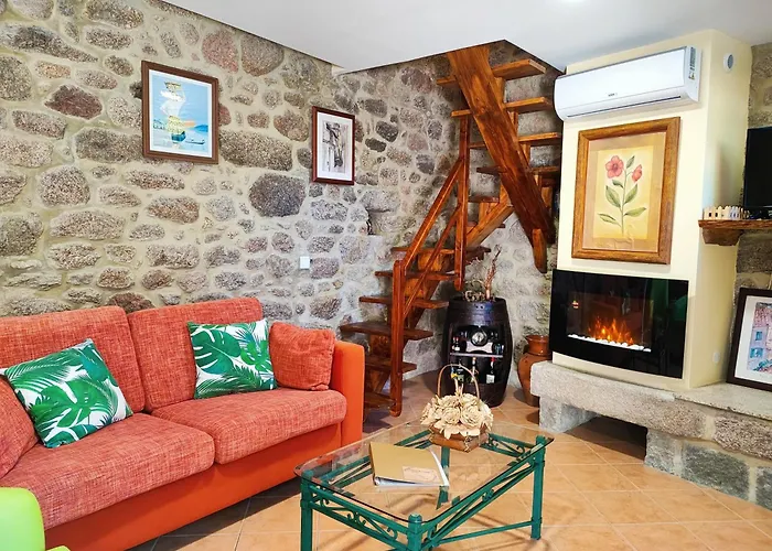 Casa Do Penedo * Castro Laboreiro