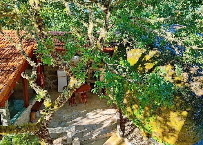 Casa Do Penedo * Castro Laboreiro